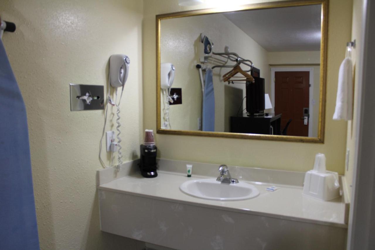 Rodeway Inn Medford South I-5 Εξωτερικό φωτογραφία